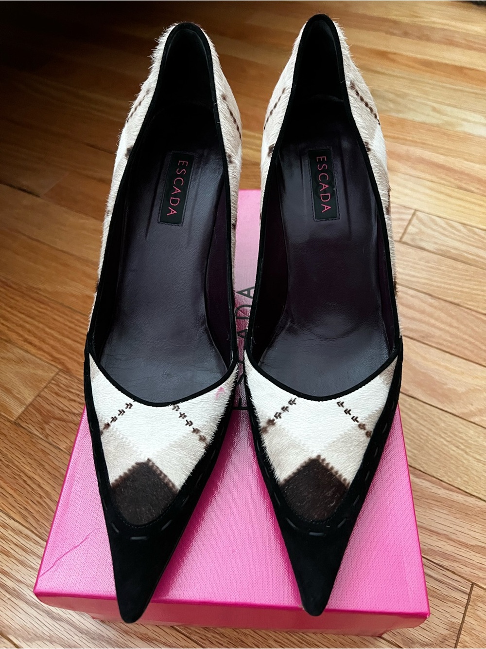 Authentic Escada Designer Shoes - Multicolored Textured Leather.